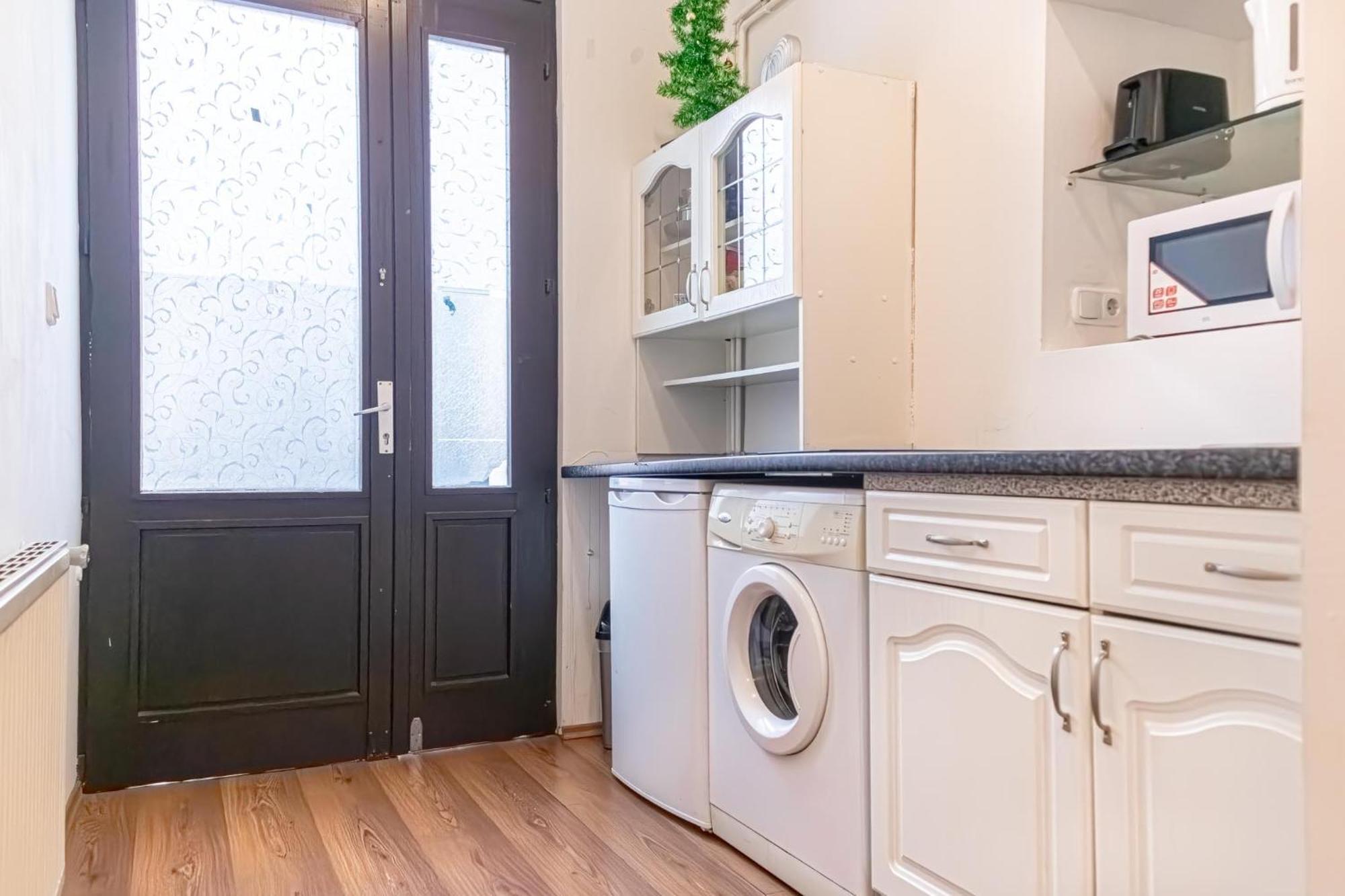 Modern 1Br Apart- Suitable For Longstays Вена Экстерьер фото